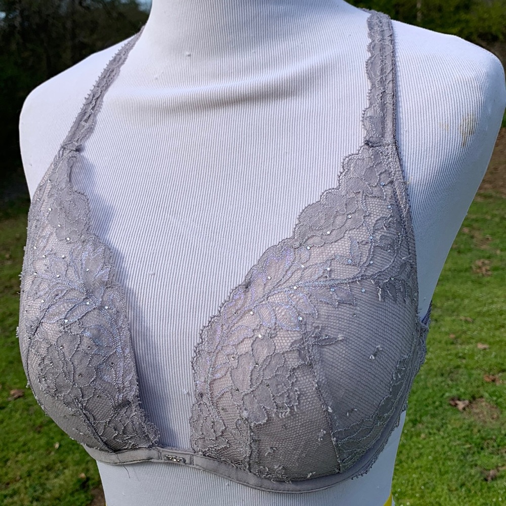 Victoria’s Secret Iridescent Lace Rhinestone Push-up Bra Criss-cross straps 34C